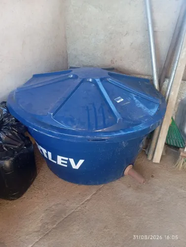 Vendo caixa d'água