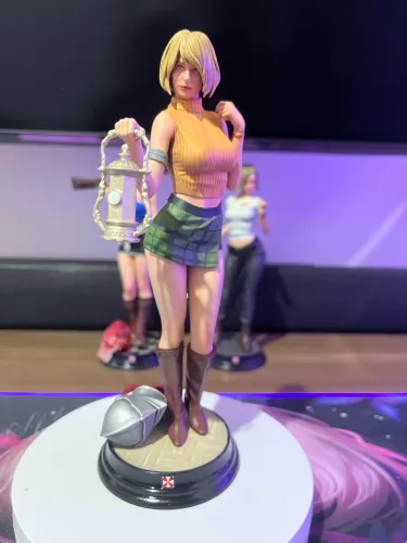 Resident Evil Ashley Graham escala 1/10 (17cm +base)