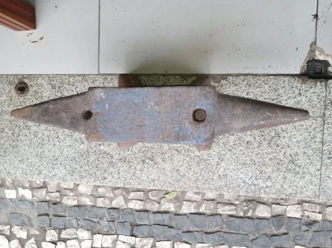 Antiga Bigorna De Dois Chifres Ferro Forjado Robusta - 60 Kg