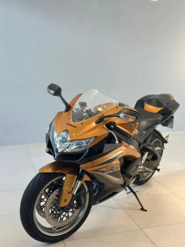 srad 750 com baixo km 