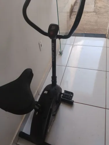 Bicicleta ergonômica, usada apenas uma semana