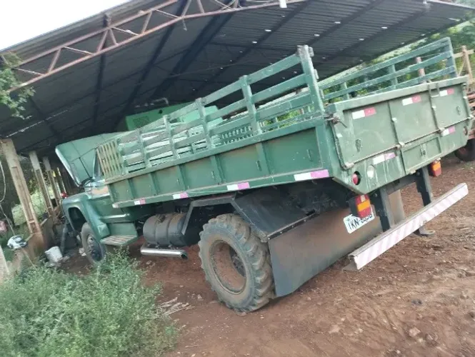 Ford militar f600 4x4 reduzido