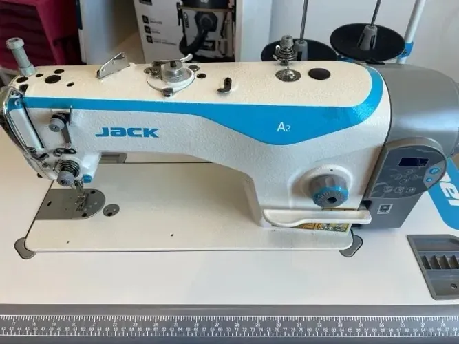Máquina de costura Jack A2