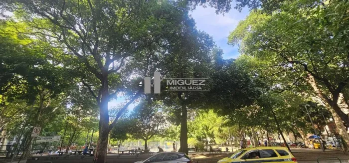 Apartamento a venda debruçado a Praça Afonso Pena - Rua Martins Pena - Tijuca - Apartament