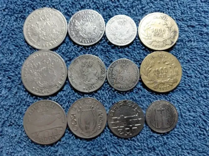 Lote de 12 moedas antigas