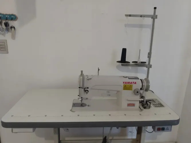 Máquina reta industrial. * HOJE*