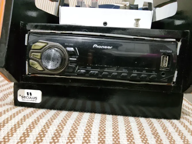 Vendo Toca cd Pioneer. 250, tem conversa. Chamar no ZAP * Augusto