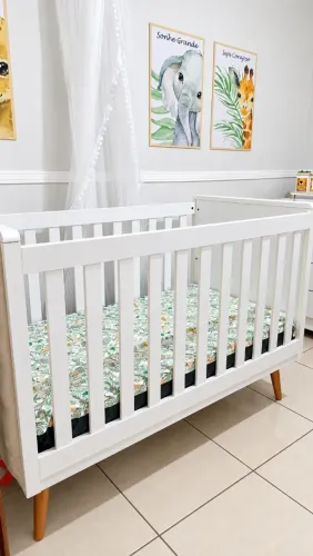 Berço Americano Carolina Baby Retrô com Capitonê Unissex