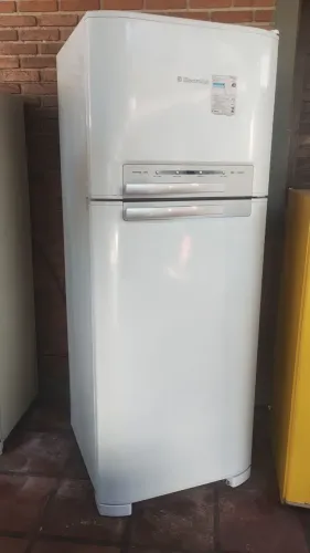 VENDE-SE GELADEIRA ELECTROLUX DUPLEX FROST FREE EXCELENTE ESTADO SEM FERRUGENS tudo ?