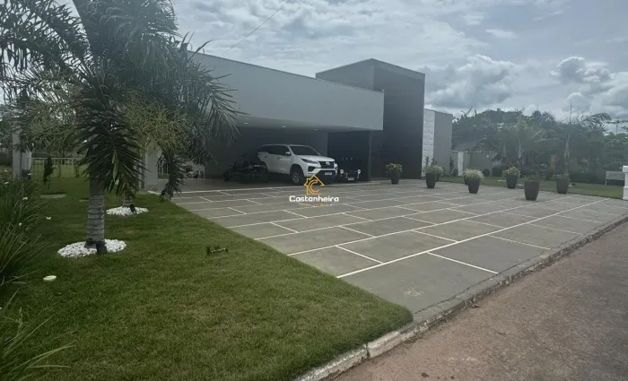 Casa com Mobiliários Planejados - Lote 1.267,37 m² - 04 Suítes Plenas sendo um Suíte com C