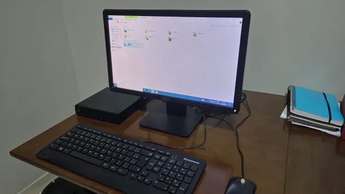 PC ultra compacto Dell completo