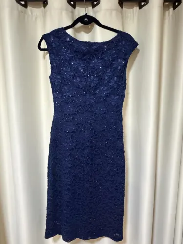 Vestido midi azul marinho
