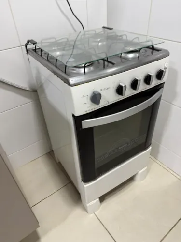 Vendo fogão 4 bocas usado funcionando perfeitamente