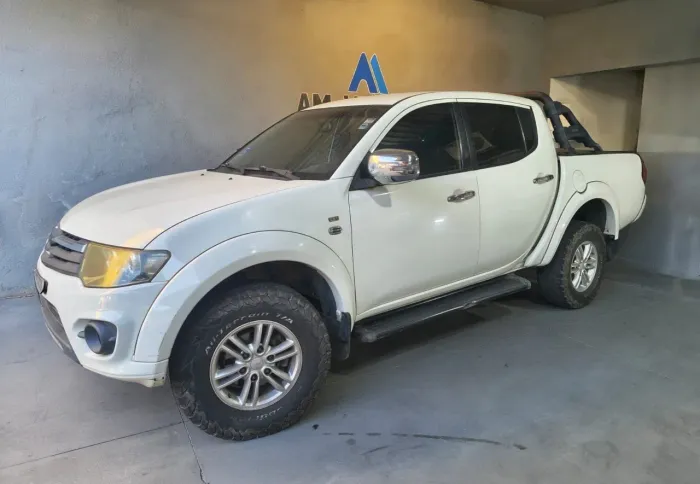 Mitsubishi L200 Triton HPE 3.2 CD TB Int.diesel AUT 2015