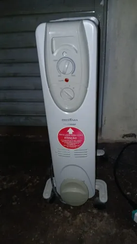 Aquecedor a óleo portátil britânia 