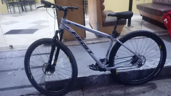 Vende bicicleta aro 29,  aceito troca em uma bicicleta elétrica ou uma motinha 50 cc
