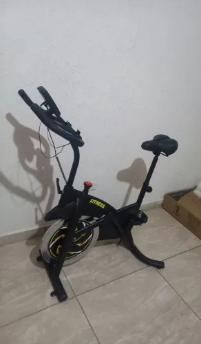 Bike Spinning Kwikwi 13kg Inércia Suporta até 180kg 