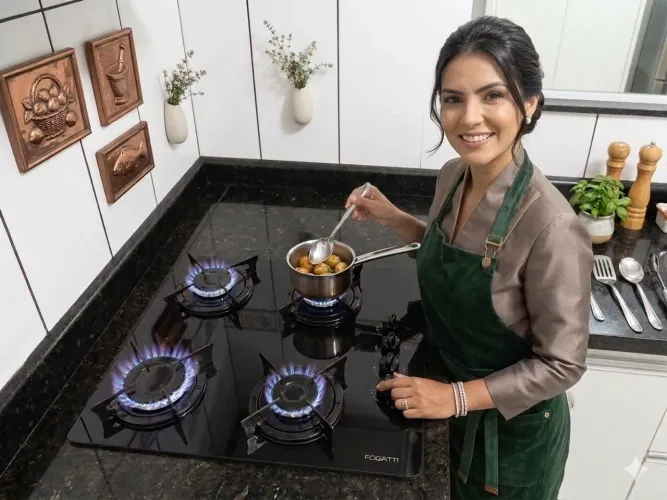 Cooktop 4 bocas fogatti preto mesa em vidro esmaltado