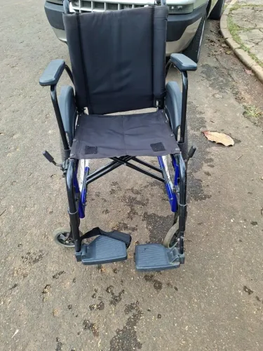 Vendo cadeira de rodas