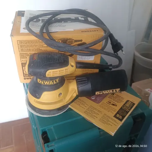 Lixadeira DeWalt DWE6421