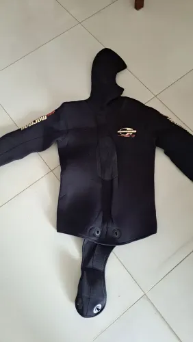 Roupa neoprene para mergulho 5mm Mormaii