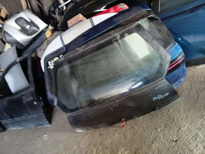 Tampa traseira do palio