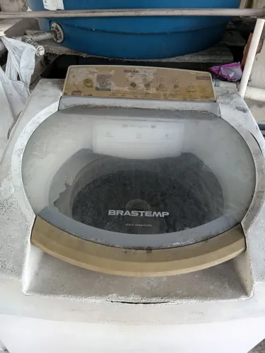 Vendo máquina de lavar roupa 9kg Brastemp,usada,funcionando.
