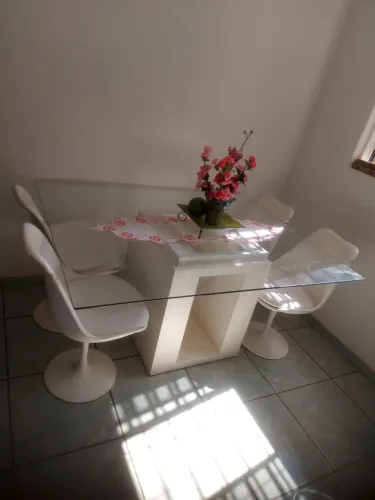 OPORTUNIDADE! VENDO MESA DE JANTAR + 7 CADEIRAS