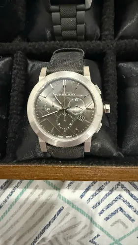 Relógio burberry