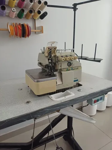 Máquina overloque ponto cadeia
