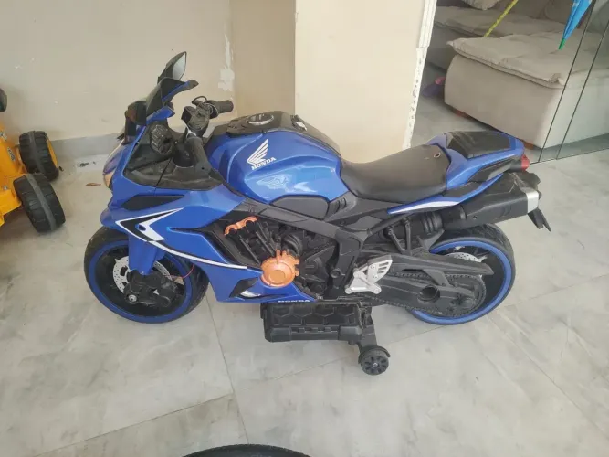 Moto elétrica infantil
