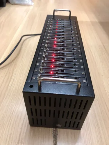 Chipeira GSM 16 portas Dualband 