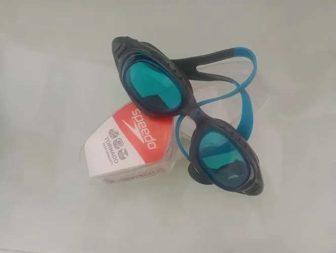 Óculos de natação speedo tornado 