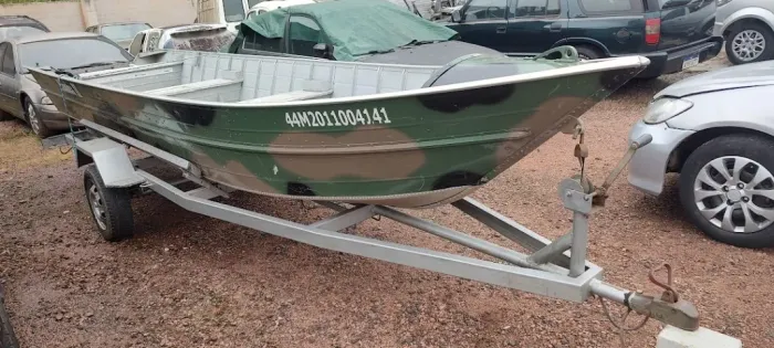BARCO beira rio ST600  6 mts borda alta 50 cms, 2011 + carretinha 2015 +motor nagano 196cc