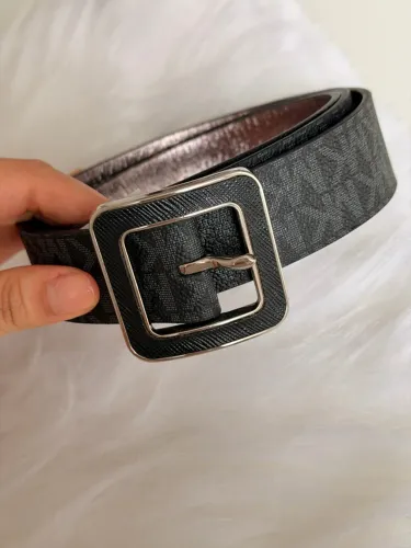 Cinto Michael Kors Preto com detalhes prateado