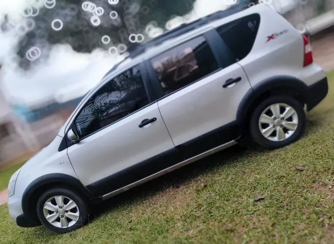 Nissan Livina X-gear SL 1.6 16V Flex Fuel Mec. 2012