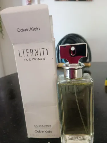 Perfumes importados Novos