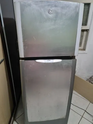 GELADEIRA FROST FREE 410L - R$ 300,00