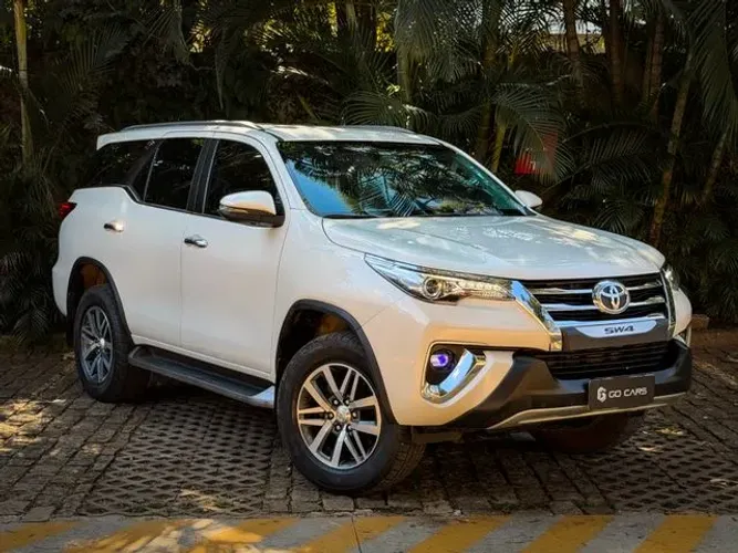 Toyota Hilux SW4 SRX 4X4 2.8 TDI 16V Dies. Aut. 2020