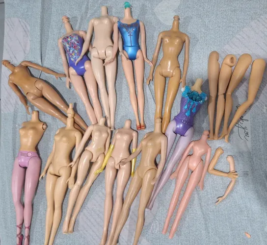 Lote corpinhos e peças para barbie