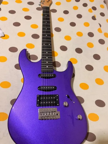 Vendo guitarra tagima stratocater tg510+ amplificador