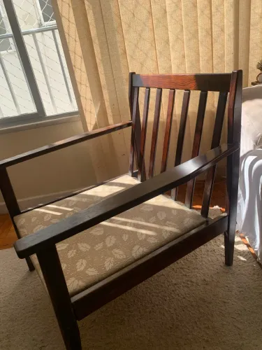 Par de poltronas de madeira