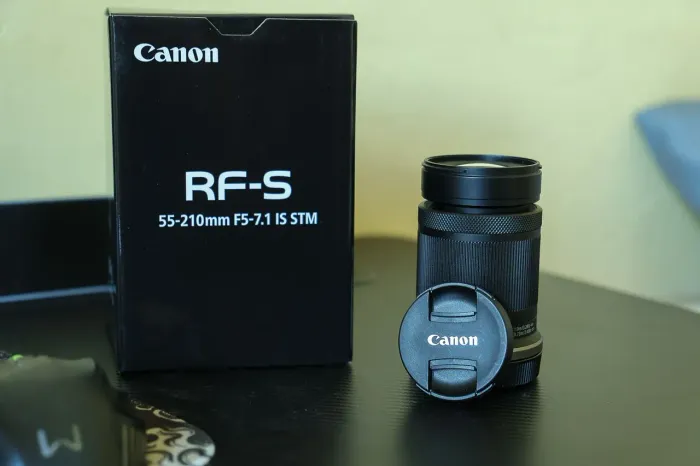 Lente Canon RF-S 55-210mm F5-7.1 IS STM - Apenas 3 Meses de Uso (Com Caixa)