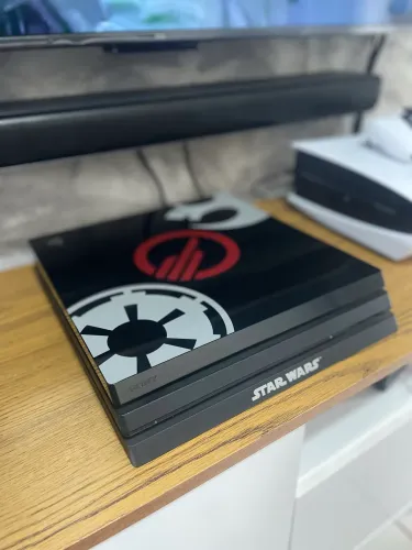PS4 PRO STAR WARS 1 TERA ATT 12.50