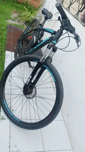 VENDE-SE ESSA BICICLETA OGGI TODA ORIGINAL. *14 PARA CICLISMO