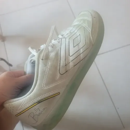 Chuteira futsal umbro