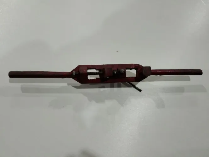 Chave antiga novinha de tirar catraca comum de bicicleta, uma relíquia...... 