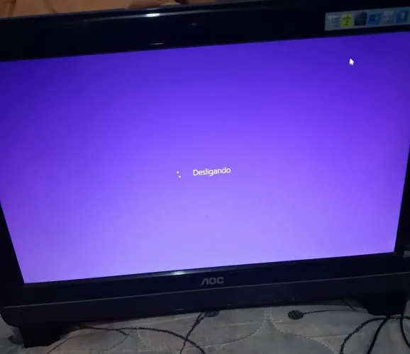 Computador de mesa.