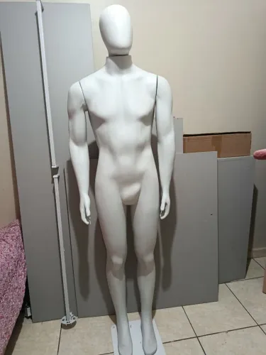 Manequim masculino 1.70m