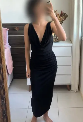 Vestido Preto de Festa Elegante Decote Drapeado